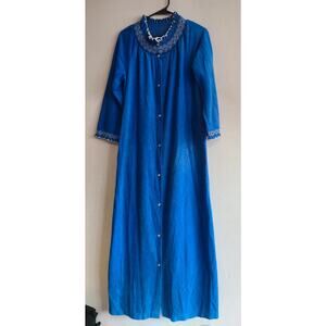 Vintage women's large blue robe housecoat full length nightgown soft